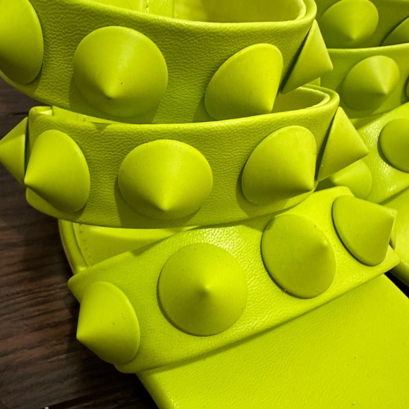 Zara- neon heeled sandals! - Picture 3 of 5